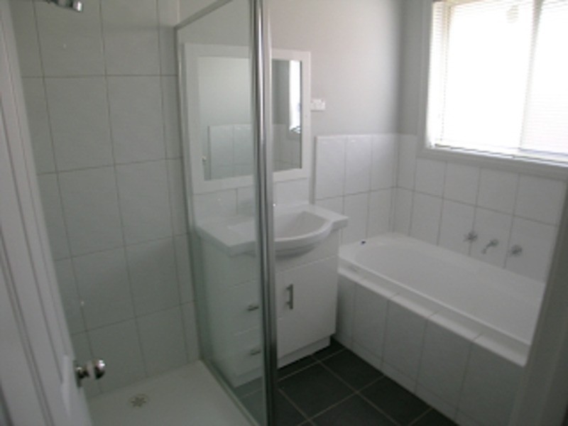 16/4 Melaleuca Drive, Meadow Heights VIC 3048