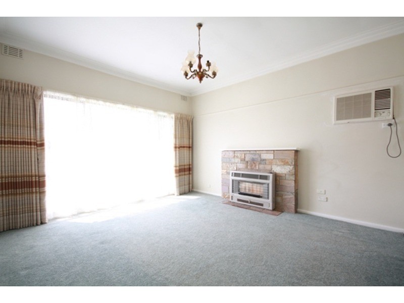 103 Winifred Street, Oak Park VIC 3046