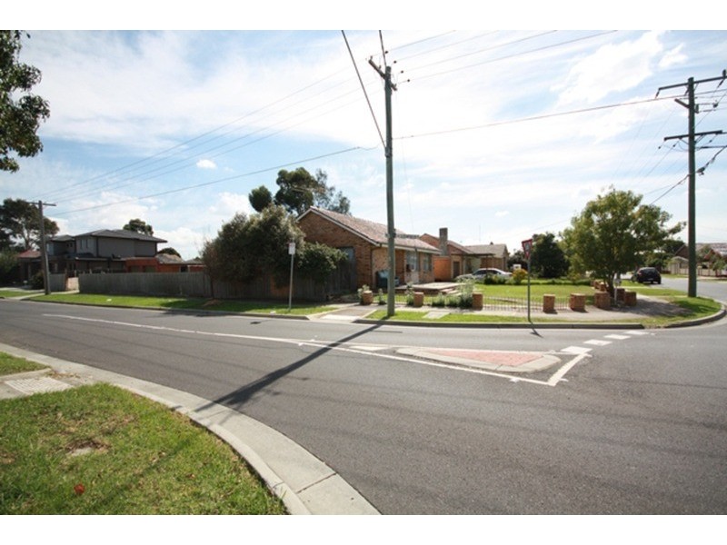 19 Bamburgh  Street, Jacana VIC 3047