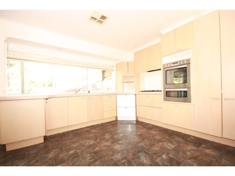 3 Xavier Street, Oak Park VIC 3046