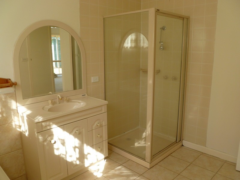 27 Cromwell Street, Glenroy VIC 3046