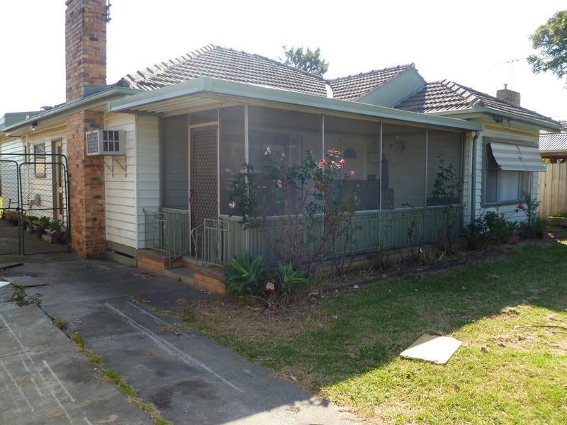 27 Cromwell Street, Glenroy VIC 3046