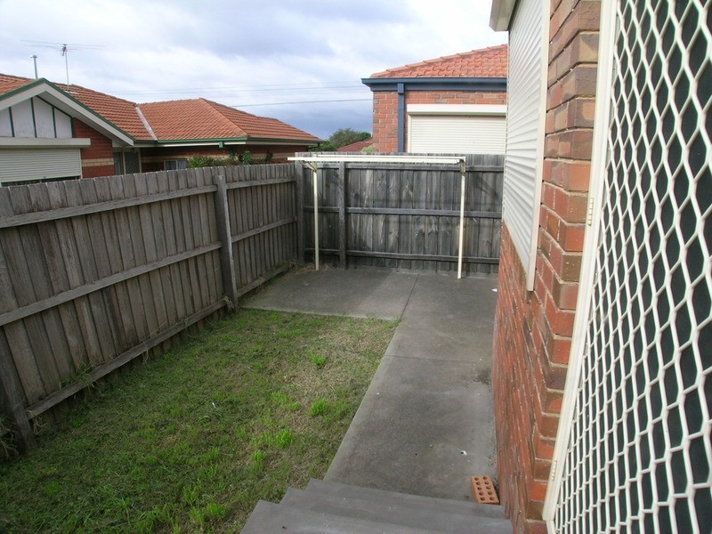 2/30 Prospect Street, Glenroy VIC 3046