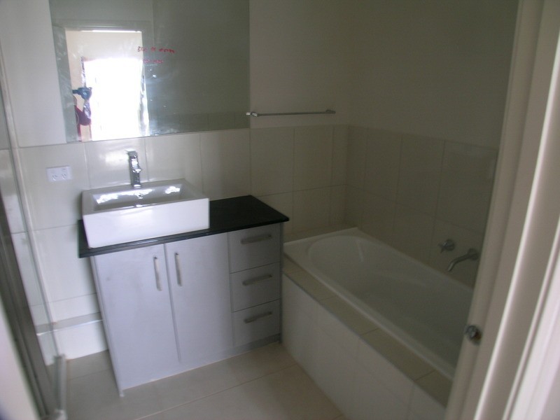 1/2-4 McKerchar Street, Glenroy VIC 3046