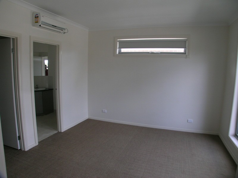 1/2-4 McKerchar Street, Glenroy VIC 3046