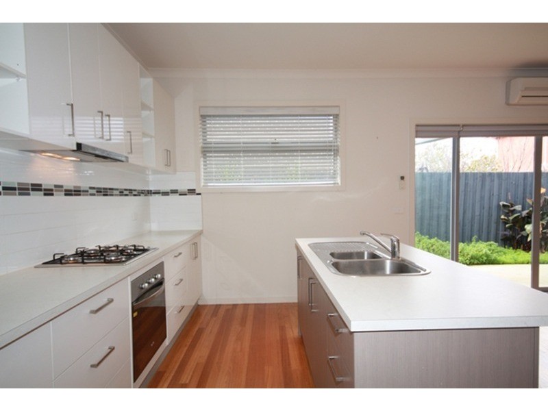 102 Chapman Avenue, Glenroy VIC 3046