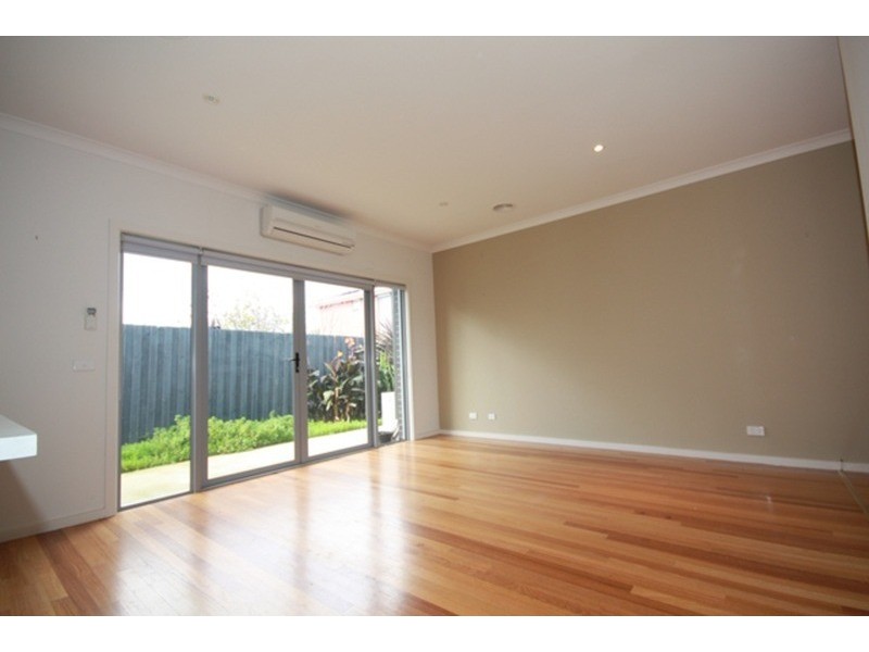 102 Chapman Avenue, Glenroy VIC 3046