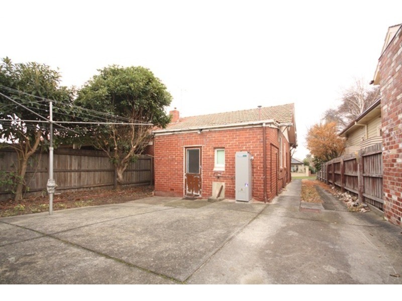 24 Grandview  Avenue, Pascoe Vale South VIC 3044