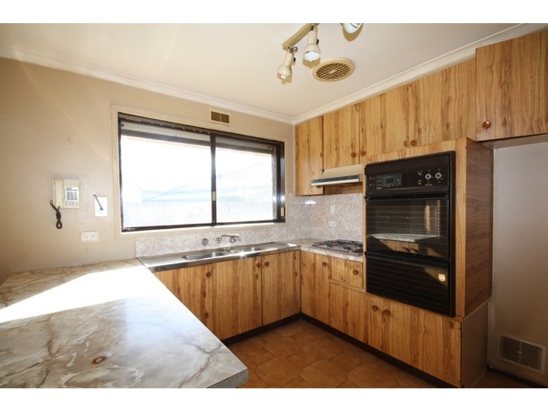 6 Gilmore  Place, Gladstone Park VIC 3043