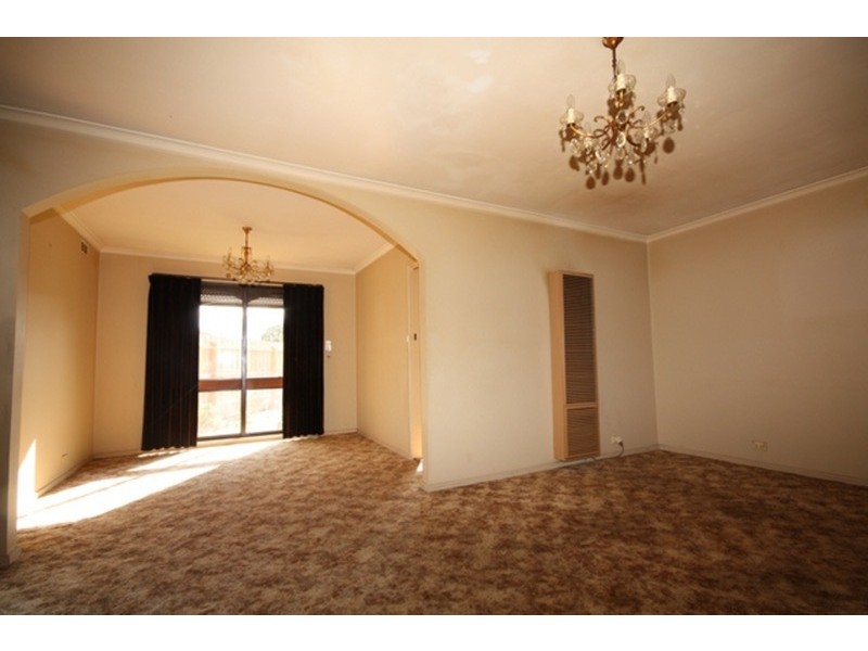 6 Gilmore  Place, Gladstone Park VIC 3043