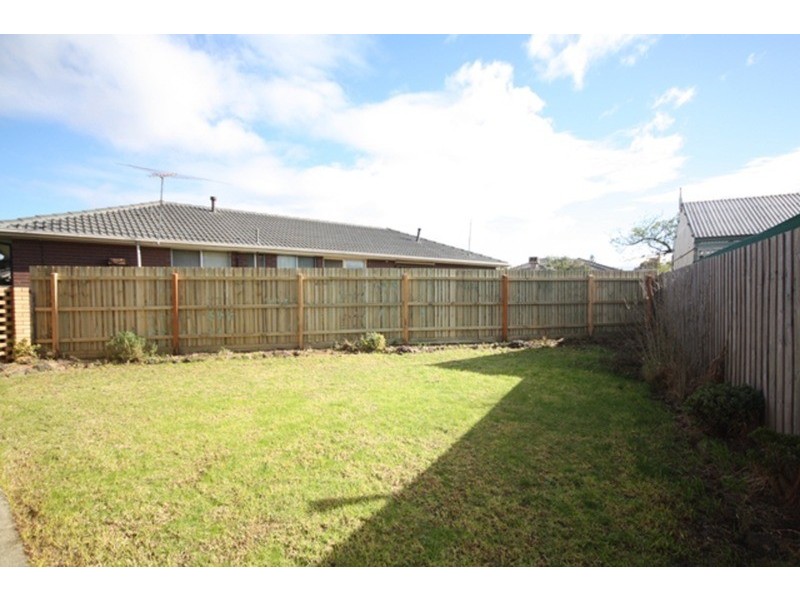 6 Gilmore  Place, Gladstone Park VIC 3043