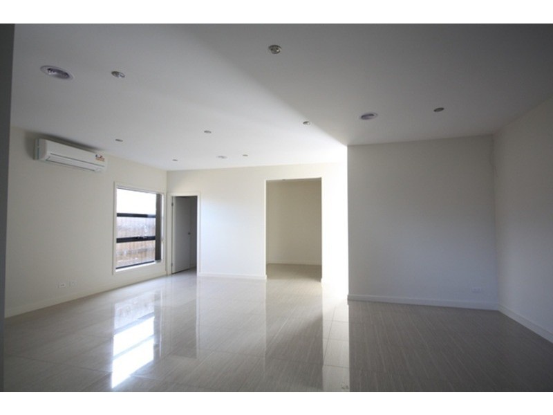 2/45 Bindi Street, Glenroy VIC 3046