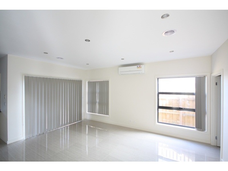 2/45 Bindi Street, Glenroy VIC 3046