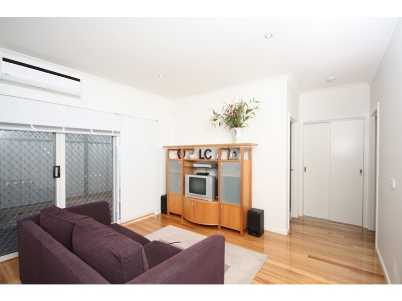 3/16 Margaret Street, Oak Park VIC 3046