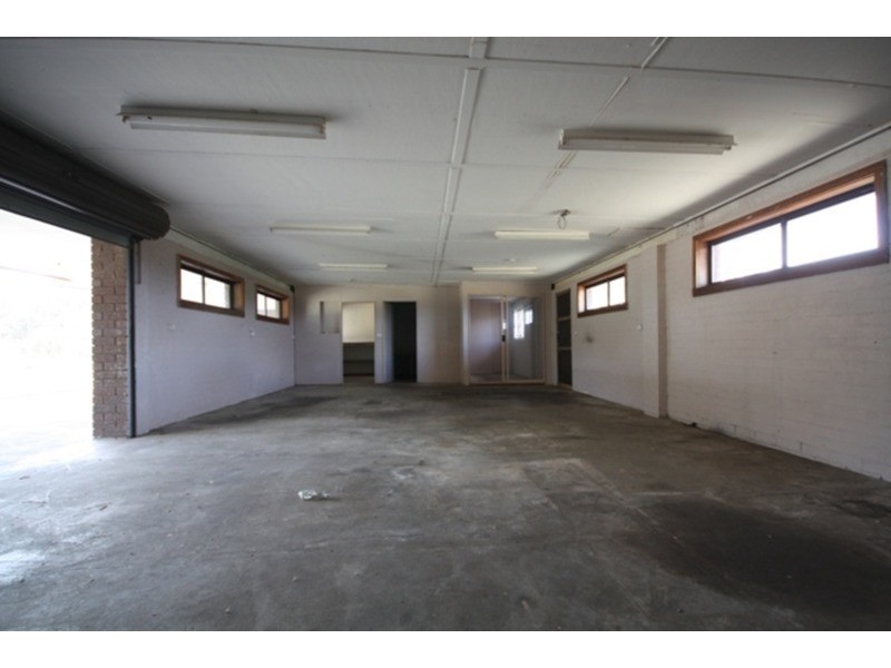 65B Konagaderra Road, Oaklands Junction VIC 3063