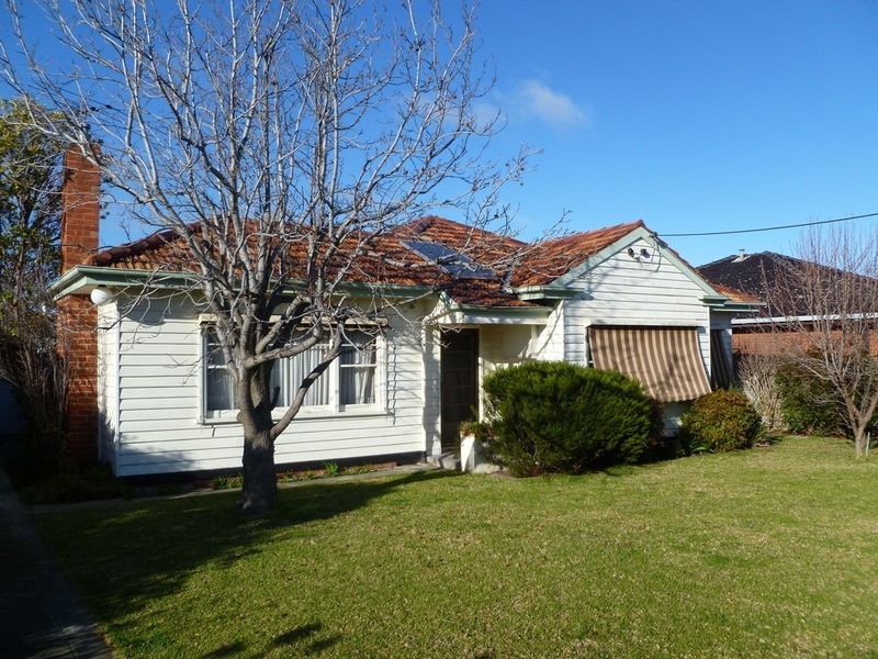 7 Gladstone  Parade, Glenroy VIC 3046