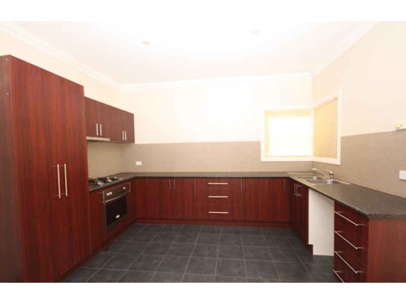 2/10 Ernest  Street, Broadmeadows VIC 3047