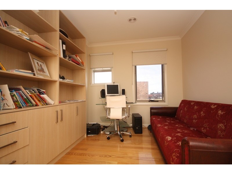 1/56 Hartington  Street, Glenroy VIC 3046