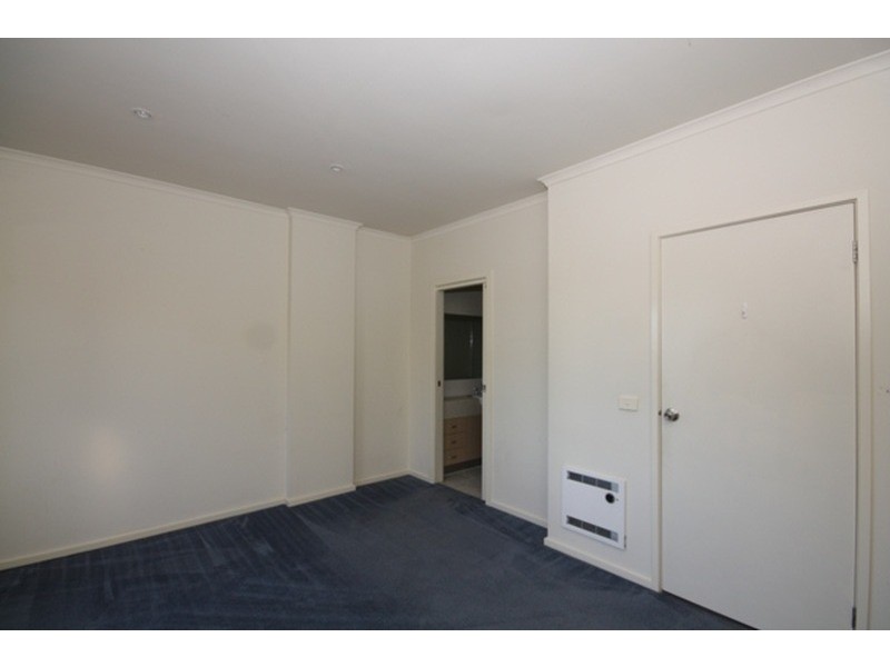 2/900 Pascoe Vale Road, Glenroy VIC 3046