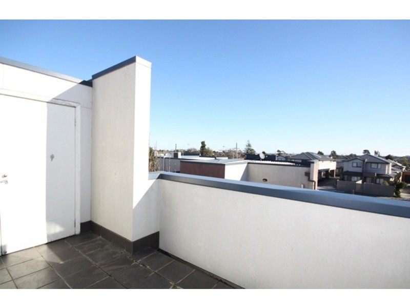 2/900 Pascoe Vale Road, Glenroy VIC 3046