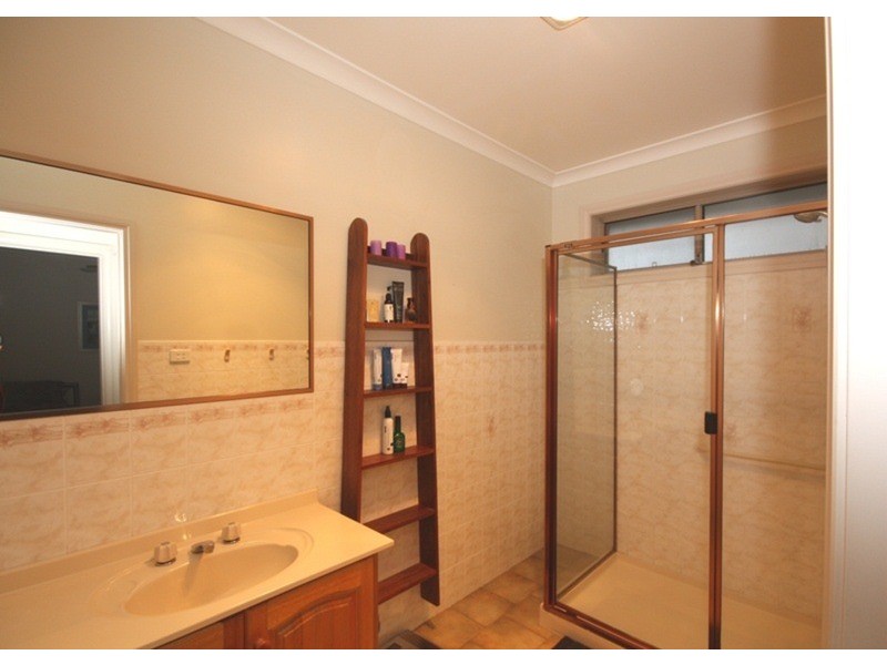 2a Pengana Avenue, Glenroy VIC 3046