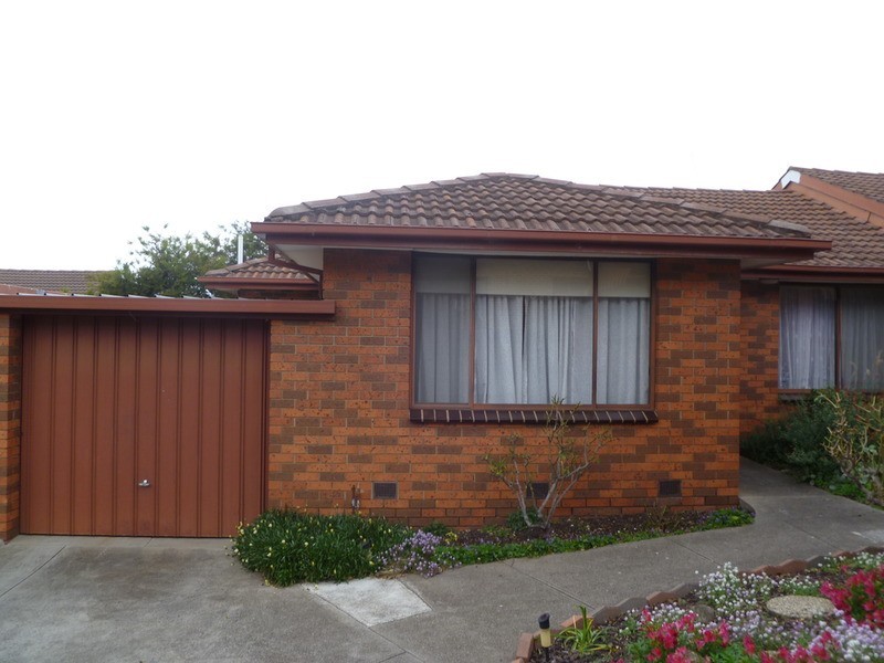 2/49 Chapman Avenue, Glenroy VIC 3046