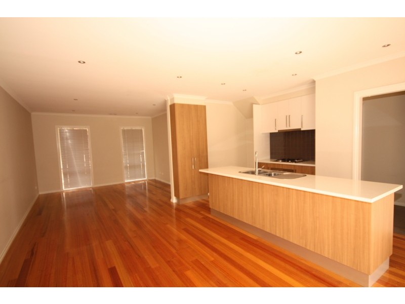 6 Muntz Avenue, Glenroy VIC 3046