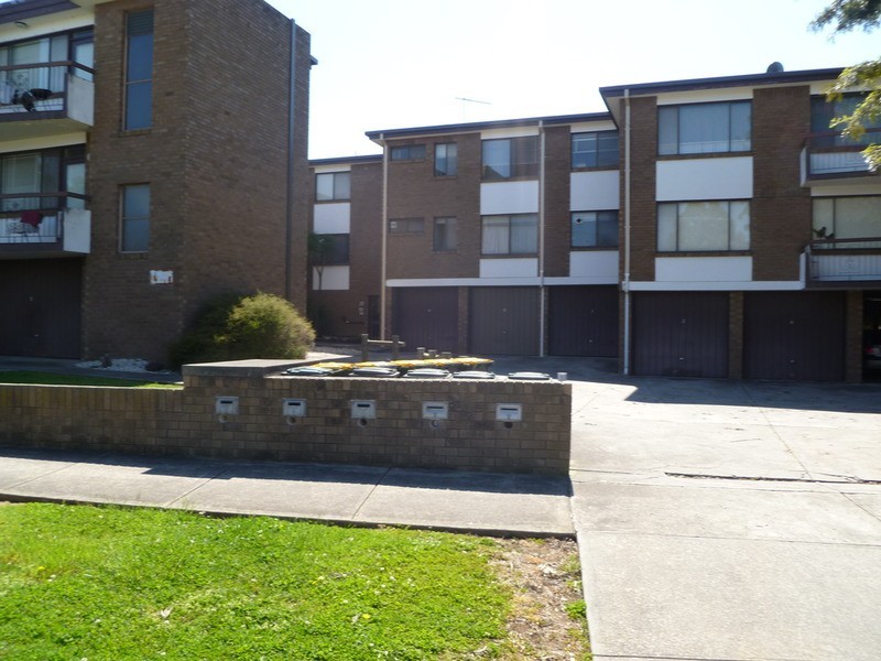 10/2-4 Chapman  Avenue, Glenroy VIC 3046