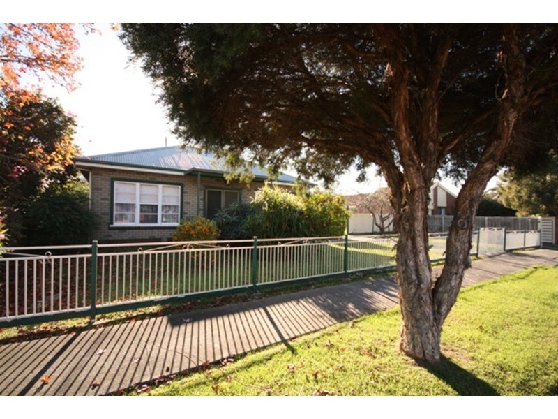 12 Apsley Street, Glenroy VIC 3046