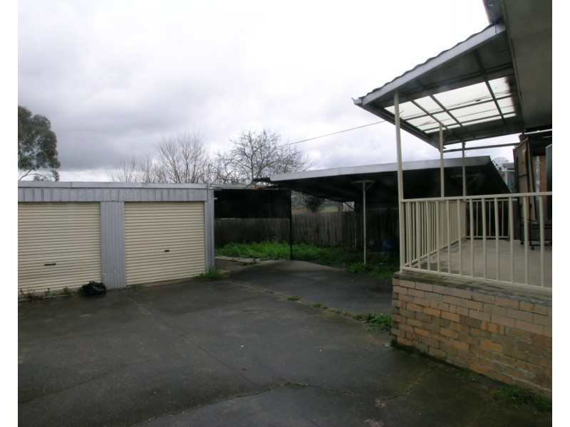 15 Corinella Crescent, Dallas VIC 3047