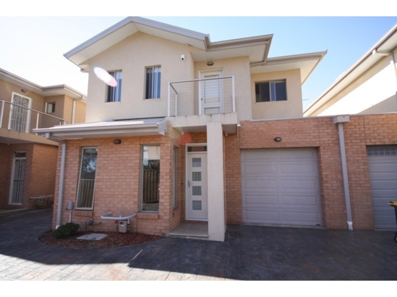 2/1 Hartington Street, Glenroy VIC 3046