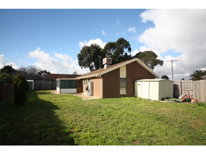 12 Bendoc Court, Meadow Heights VIC 3048