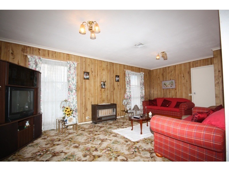 12 Bendoc Court, Meadow Heights VIC 3048