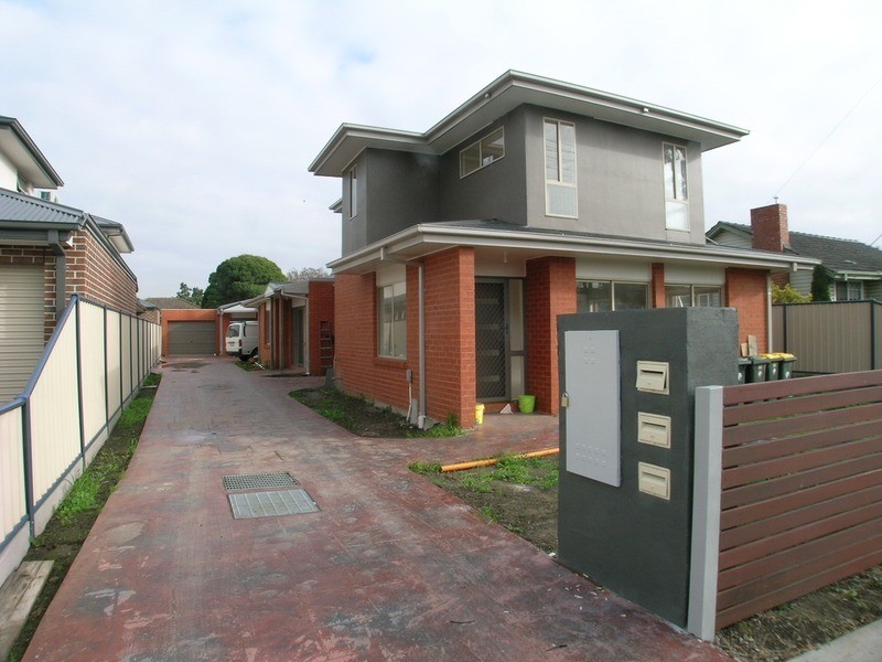 2/69 Glen Street, Glenroy VIC 3046