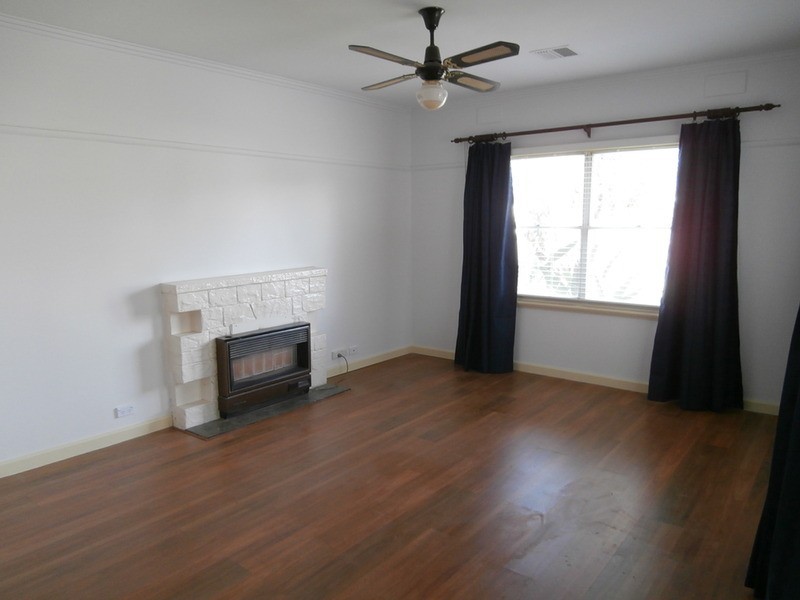 76 Paget Avenue, Glenroy VIC 3046