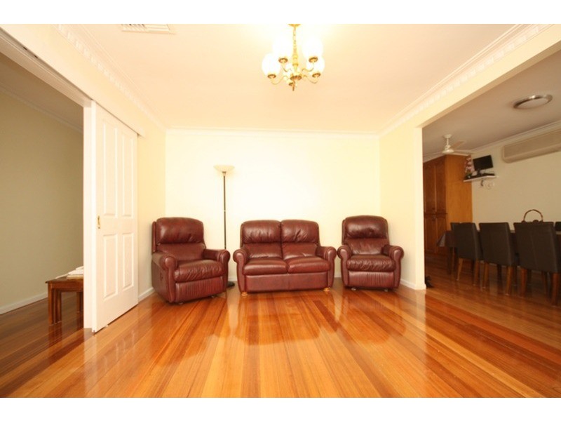 16 Thompson Street, Avondale Heights VIC 3034