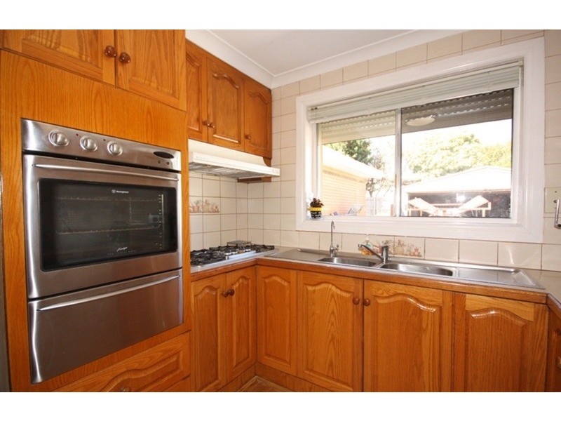 16 Thompson Street, Avondale Heights VIC 3034