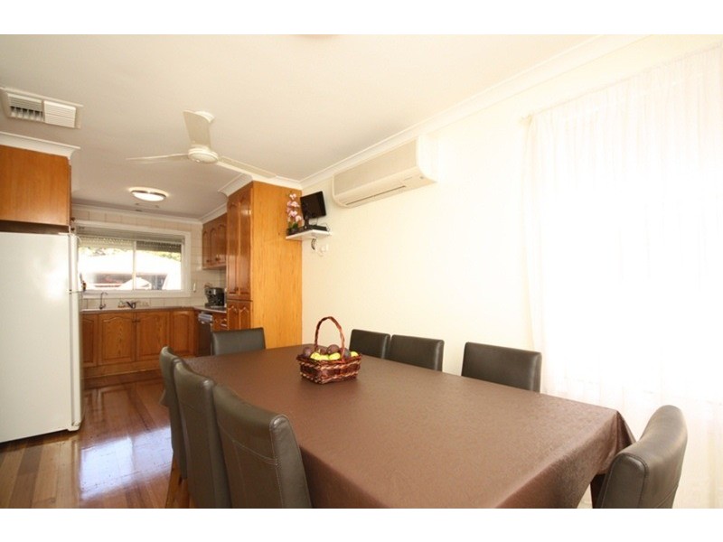 16 Thompson Street, Avondale Heights VIC 3034