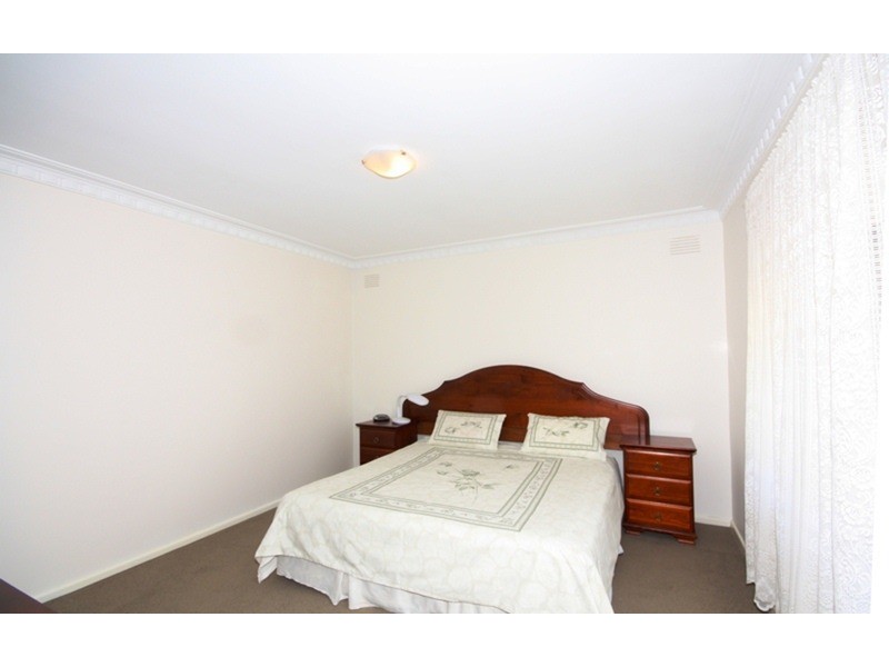16 Thompson Street, Avondale Heights VIC 3034
