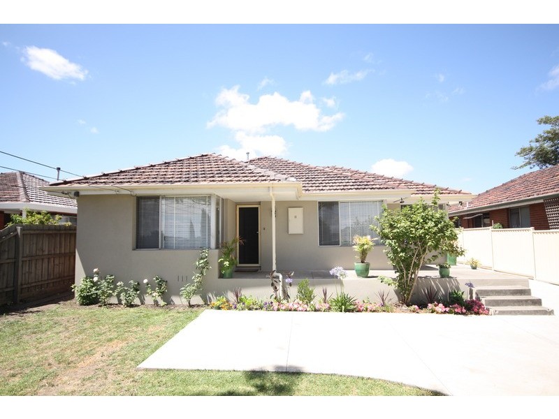 16 Thompson Street, Avondale Heights VIC 3034