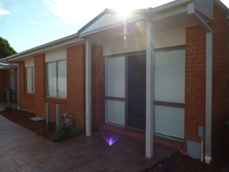 2/69 Glen Street, Glenroy VIC 3046