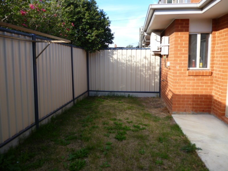 2/69 Glen Street, Glenroy VIC 3046