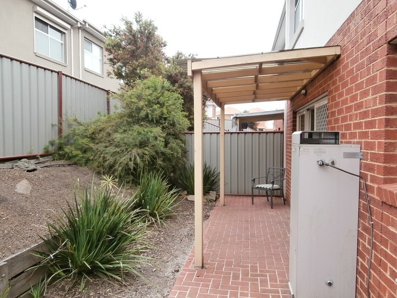 39 Balerno  Circle, Gowanbrae VIC 3043