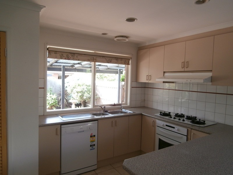 11 The Circuit, Gladstone Park VIC 3043