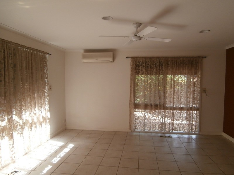 11 The Circuit, Gladstone Park VIC 3043