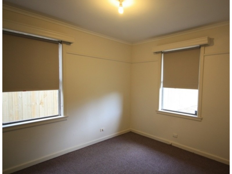 9 Emu Parade, Jacana VIC 3047