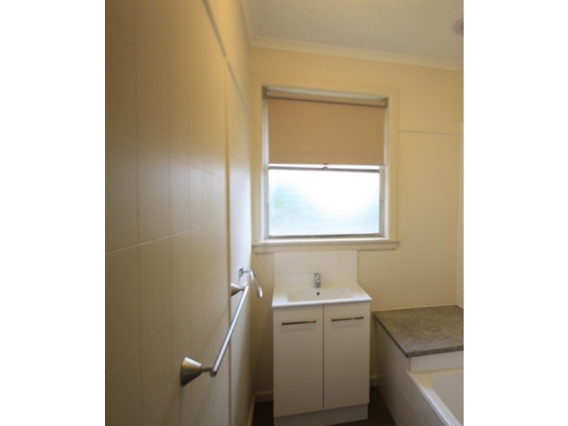 9 Emu Parade, Jacana VIC 3047