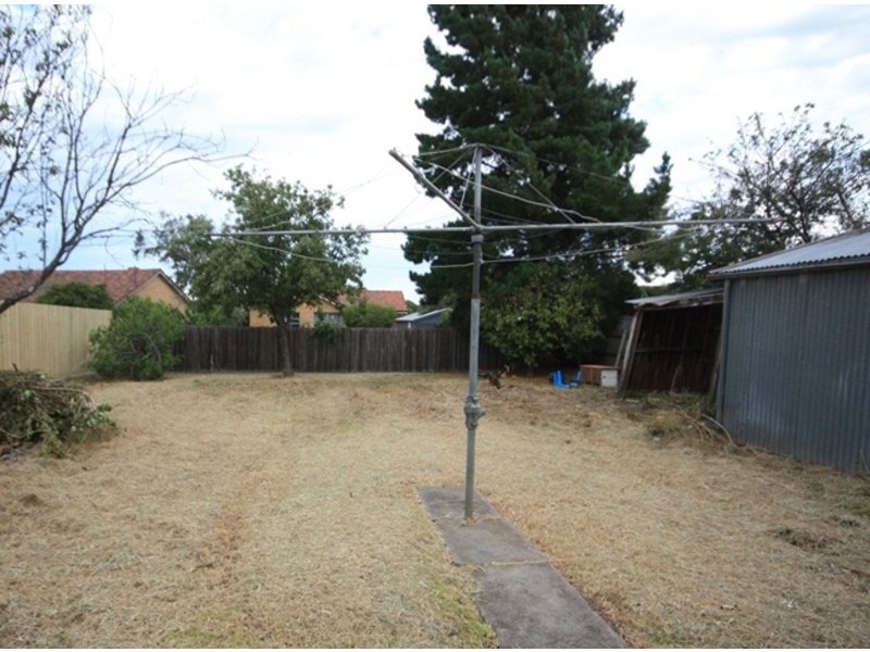 9 Emu Parade, Jacana VIC 3047
