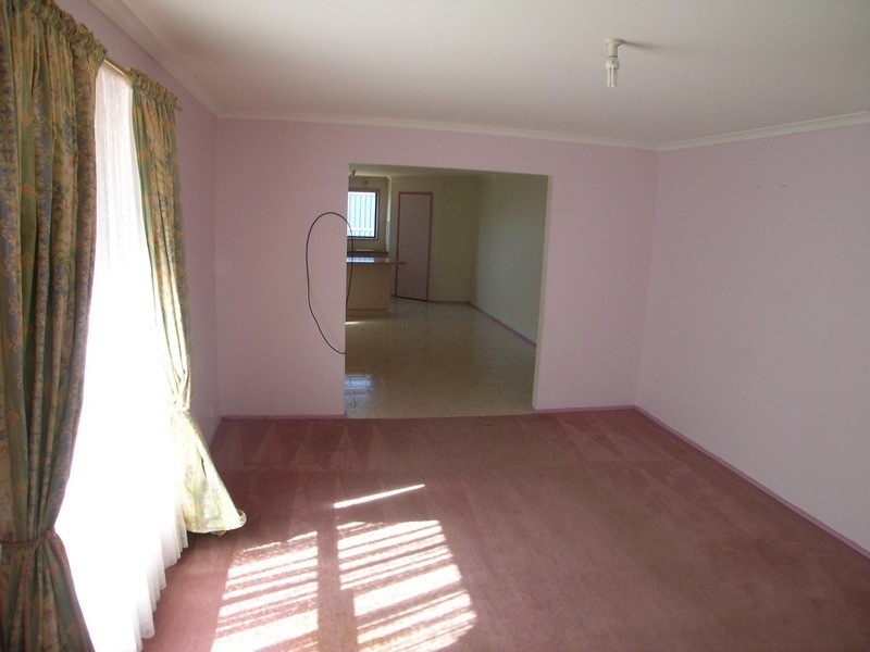 6 JOHNSON BOWL, Meadow Heights VIC 3048