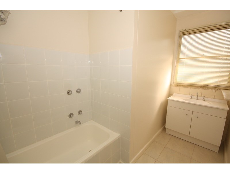 7 Moe Court, Dallas VIC 3047